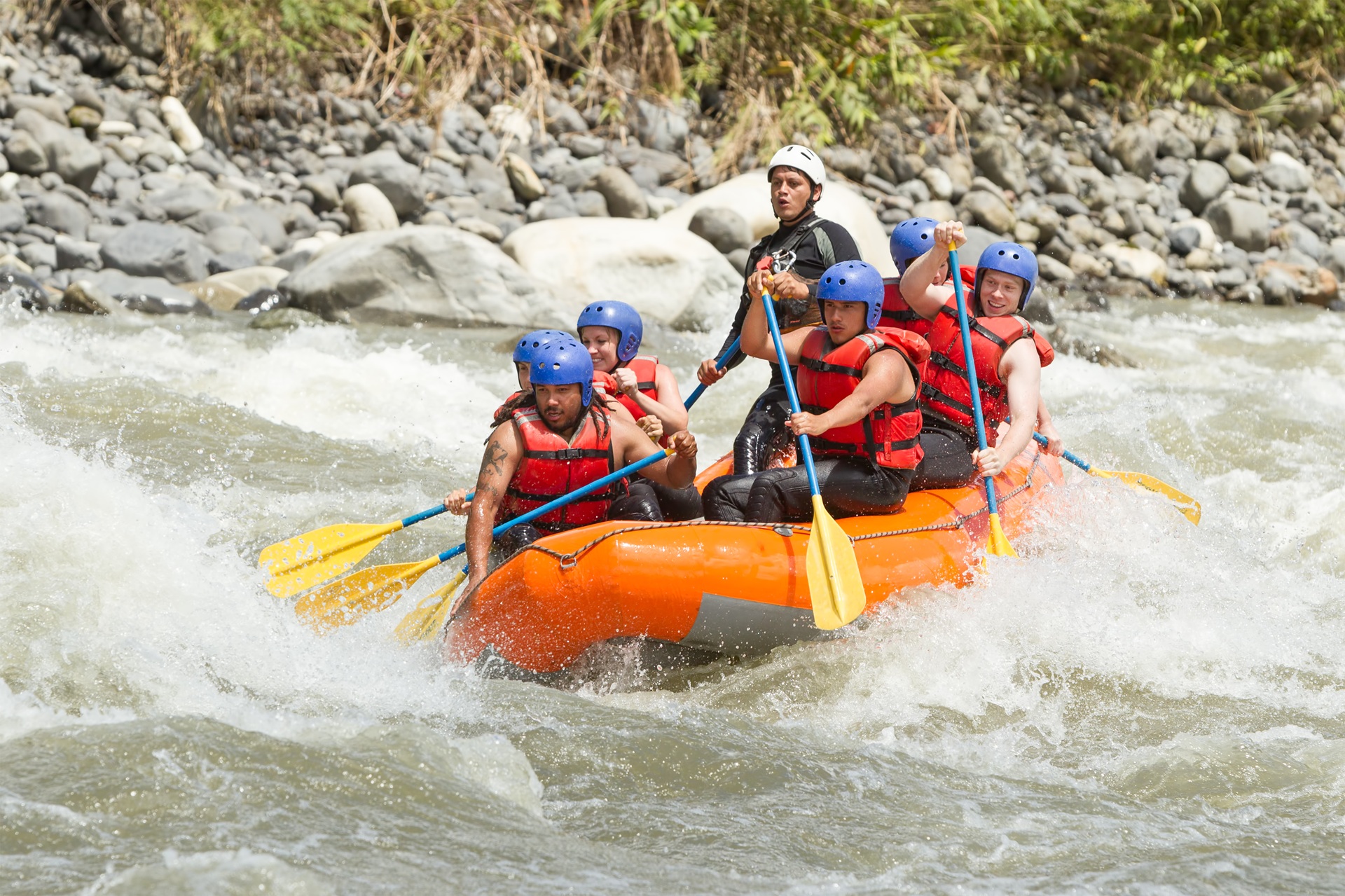 Outdoor-Abenteuer im Wildwasser - Schlittschuhe